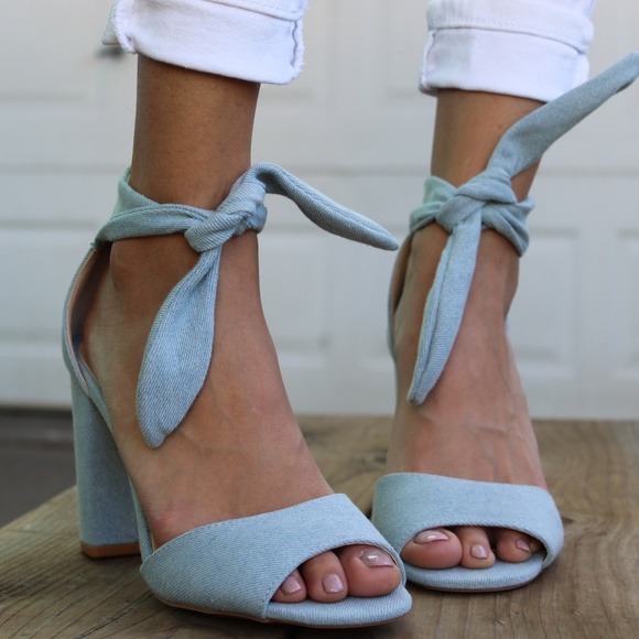 🚨LAST PAIR!!//The Aluna// light denim heel - Picture 5 of 7
